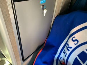 2011 Vauxhall Vivaro Hi-top Campervan — photo 16 of 16