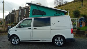 2016 Volkswagen Transporter T6 — photo 2 of 9