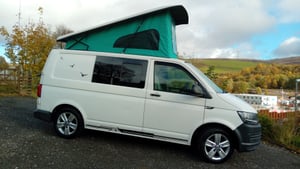 2016 Volkswagen Transporter T6 — photo 3 of 9