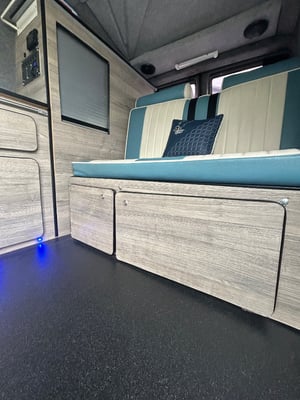 1993 Volkswagen T4 Campervan — photo 3 of 8