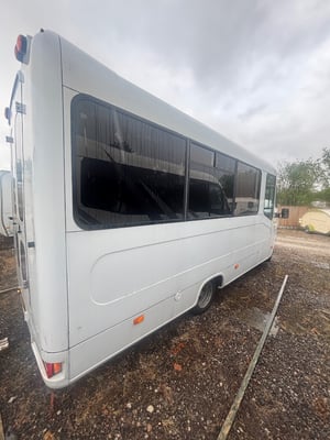 2005 Mercedes-Benz Sprinter — photo 2 of 10