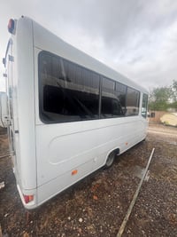 2005 Mercedes-Benz Sprinter - Image 2