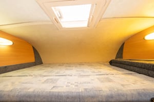 2005 Auto-Sleeper Nuevo ES — photo 13 of 46