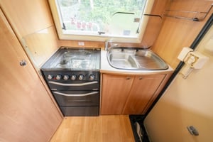 2005 Auto-Sleeper Nuevo ES — photo 10 of 46