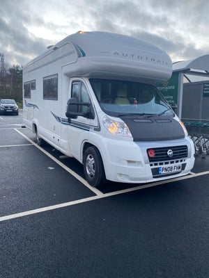 2008 Auto-Trail Apache 700 SE — photo 8 of 18