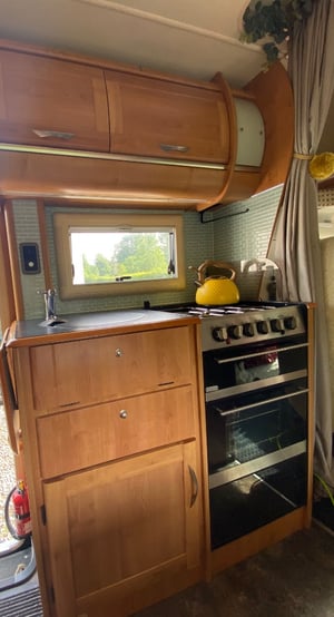 2008 Auto-Trail Apache 700 SE — photo 12 of 18