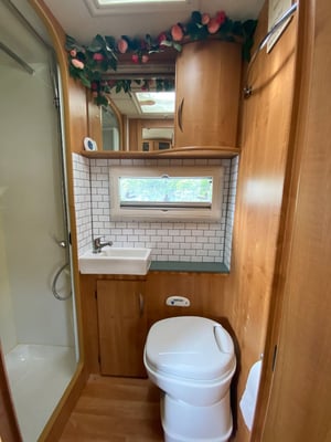 2008 Auto-Trail Apache 700 SE — photo 14 of 18