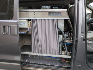 2011 Hyundai I800 — photo 11 of 38