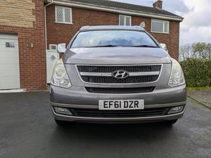 2011 Hyundai I800 — photo 16 of 38