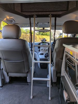 2011 Hyundai I800 — photo 17 of 38
