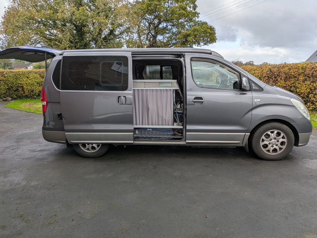 2011 Hyundai I800 - Image 18