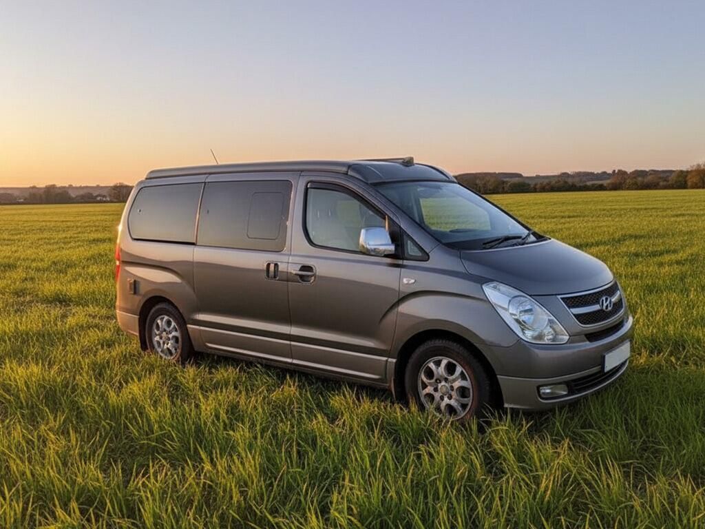 2011 Hyundai I800 - Image 1