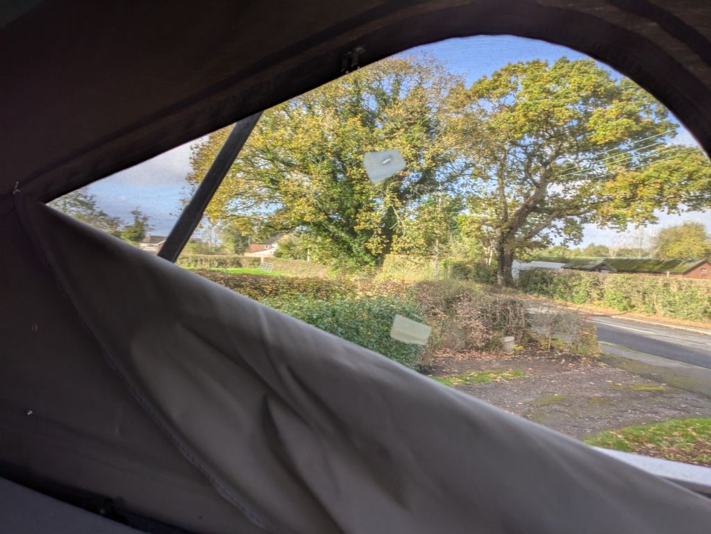 2011 Hyundai I800 - Image 27