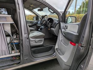 2011 Hyundai I800 — photo 32 of 38