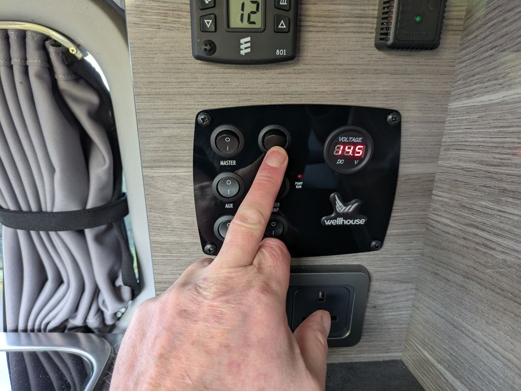 2011 Hyundai I800 - Image 33