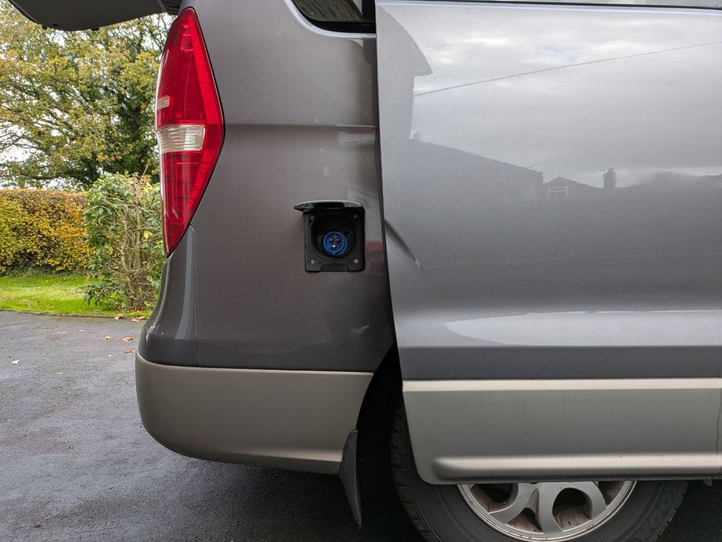 2011 Hyundai I800 - Image 35