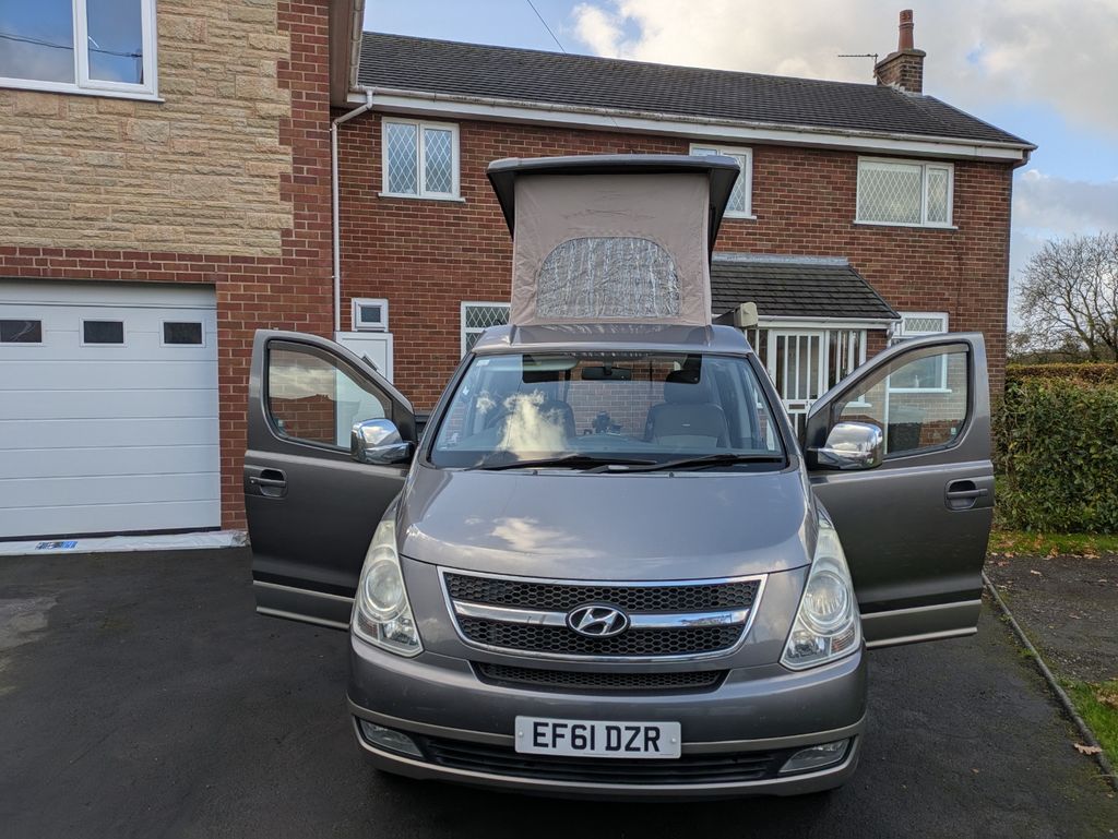 2011 Hyundai I800 - Image 5