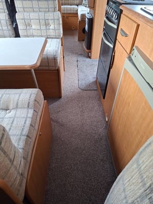 2003 Auto-Trail Apache 700 SE — photo 18 of 48