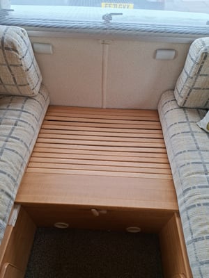 2003 Auto-Trail Apache 700 SE — photo 24 of 48