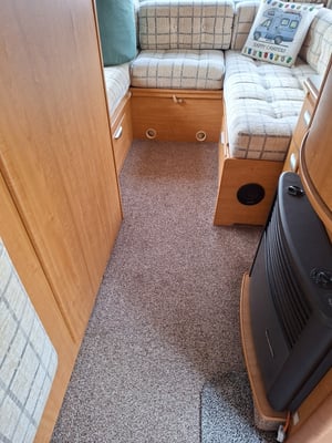 2003 Auto-Trail Apache 700 SE — photo 35 of 48