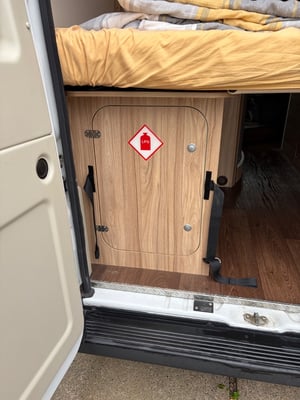 2018 Hymer Ayres Rock — photo 5 of 35