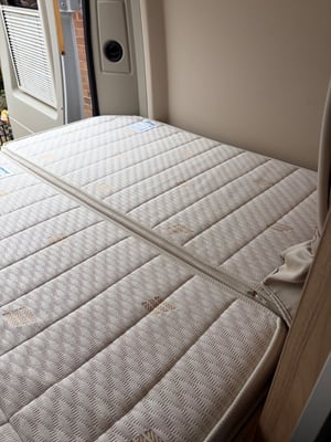 2018 Hymer Ayres Rock — photo 6 of 35