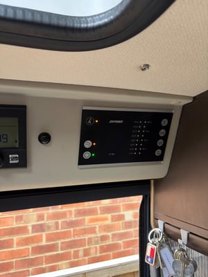 2018 Hymer Ayres Rock — photo 10 of 35