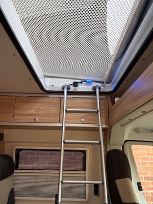 2018 Hymer Ayres Rock — photo 23 of 35