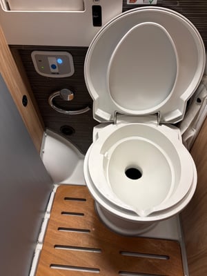 2018 Hymer Ayres Rock — photo 25 of 35