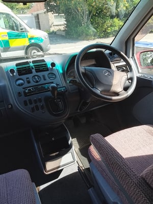 2016 Mercedes-Benz V230 — photo 7 of 18