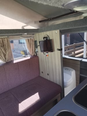 2016 Mercedes-Benz V230 — photo 13 of 18