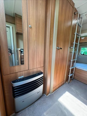 2013 Swift Lifestyle 696 — photo 6 of 15