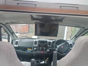 2015 Auto-Trail Tracker — photo 18 of 32