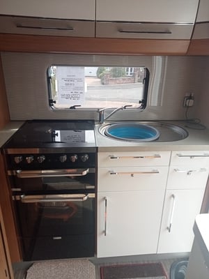 2015 Auto-Trail Tracker — photo 21 of 32