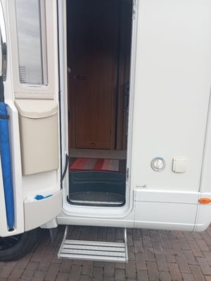 2015 Auto-Trail Tracker — photo 23 of 32