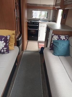 2015 Auto-Trail Tracker — photo 24 of 32