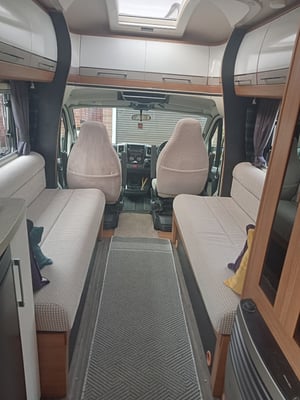 2015 Auto-Trail Tracker — photo 26 of 32