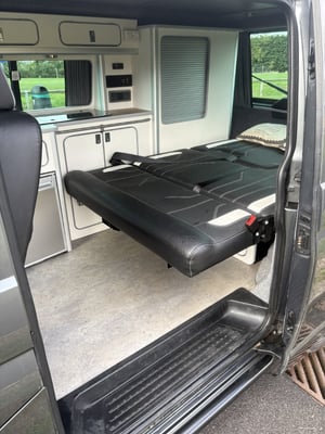 2016 Volkswagen T32 — photo 2 of 35
