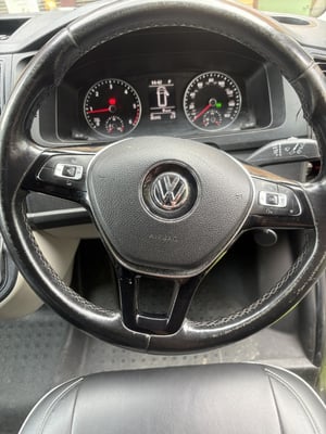 2016 Volkswagen T32 — photo 10 of 35