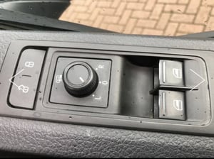 2016 Volkswagen T32 — photo 12 of 35