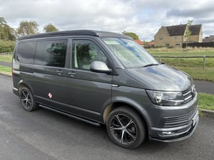 2016 Volkswagen T32 — photo 31 of 35