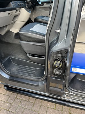 2016 Volkswagen T32 — photo 32 of 35