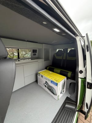 2023 Volkswagen T6.1 Transporter — photo 8 of 9