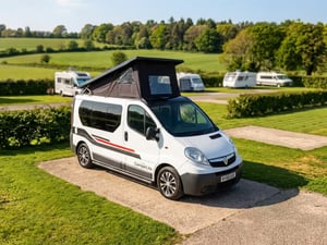 2005 Vauxhall Vivaro Campervan — photo 1 of 8