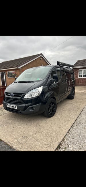 2016 Ford Transit Custom 2.2 TDCi 270 — photo 1 of 17