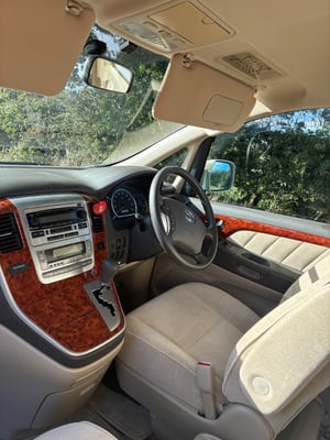 2019 Toyota Alphard — photo 18 of 27