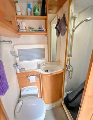 2005 Auto-Trail Cheyenne — photo 9 of 10