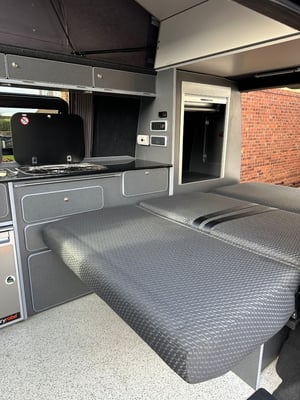 2014 Volkswagen Transporter T5.1 — photo 4 of 40