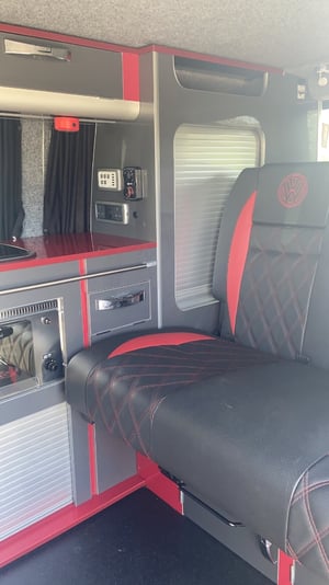 2018 Volkswagen Transporter T6 — photo 4 of 26