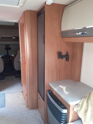 2019 Auto-Trail Apache 634 — photo 3 of 21